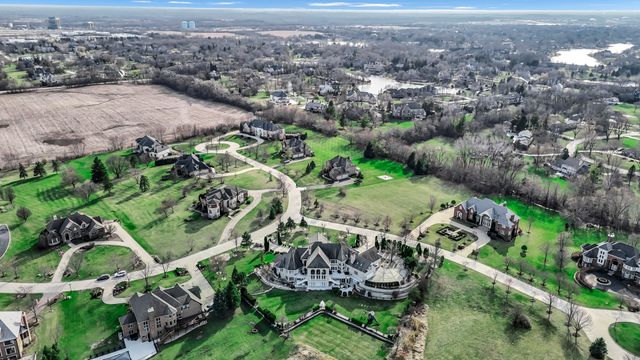15 Terra Vita Court, South Barrington, IL 60010