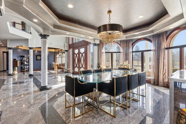 15 Terra Vita Court, South Barrington, IL 60010