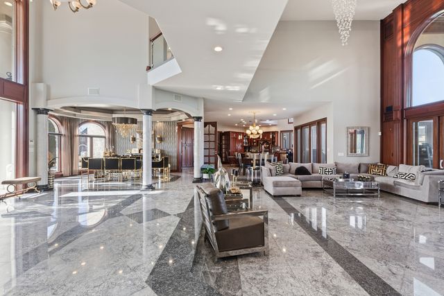 15 Terra Vita Court, South Barrington, IL 60010
