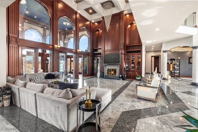 15 Terra Vita Court, South Barrington, IL 60010