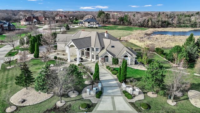 15 Terra Vita Court, South Barrington, IL 60010
