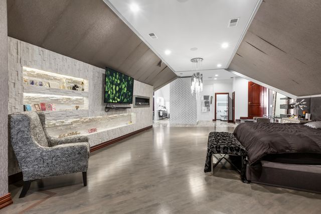 15 Terra Vita Court, South Barrington, IL 60010