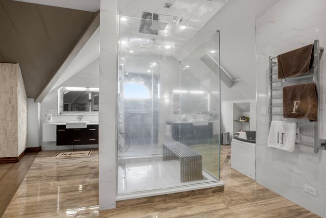 15 Terra Vita Court, South Barrington, IL 60010