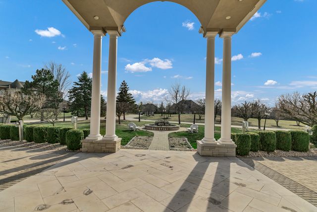 15 Terra Vita Court, South Barrington, IL 60010