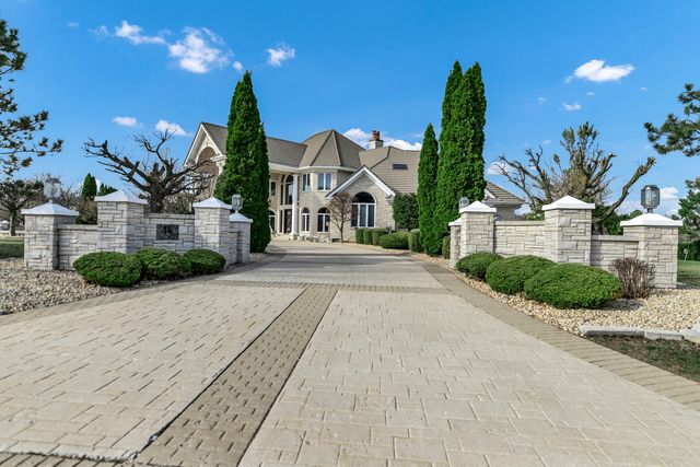 15 Terra Vita Court, South Barrington, IL 60010