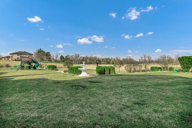 15 Terra Vita Court, South Barrington, IL 60010