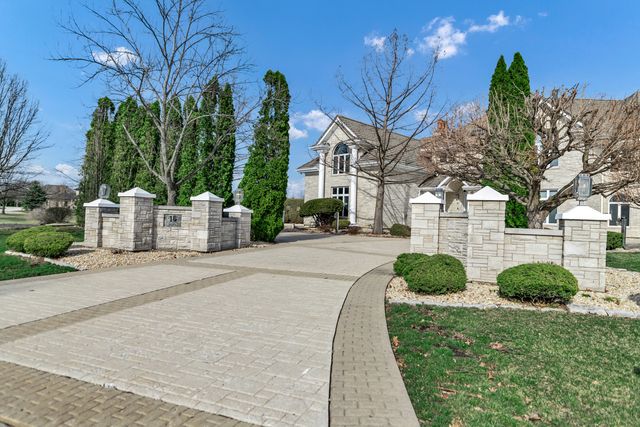 15 Terra Vita Court, South Barrington, IL 60010