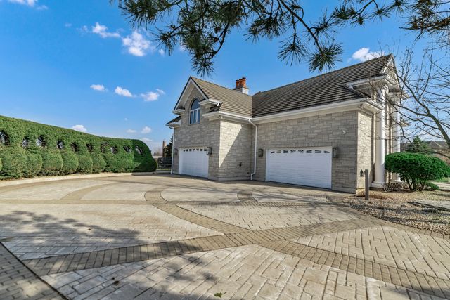 15 Terra Vita Court, South Barrington, IL 60010