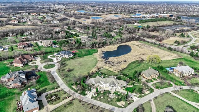 15 Terra Vita Court, South Barrington, IL 60010