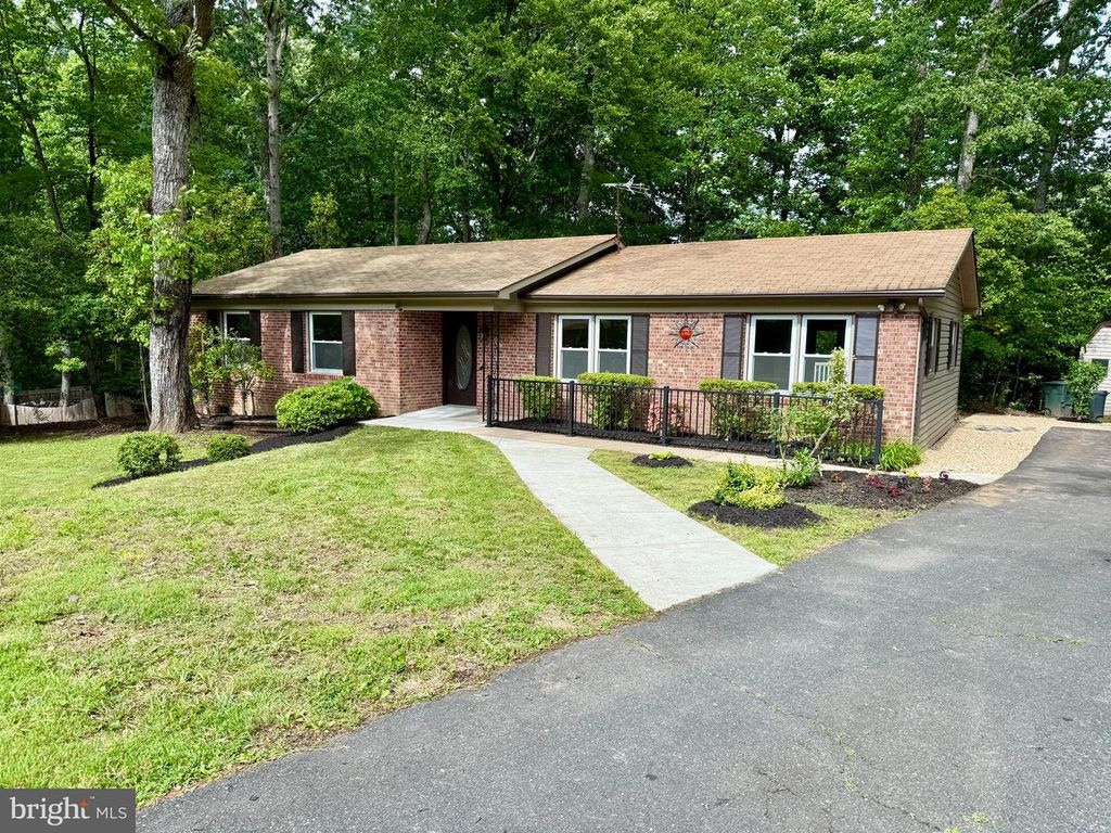 19 GREENRIDGE DR, Stafford, VA 22554