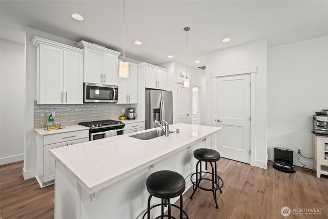 30 E Cedarland Lane, Allyn, WA 98524