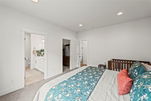 30 E Cedarland Lane, Allyn, WA 98524