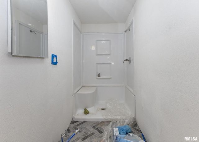 513 3RD Street, Camanche, IA 52730