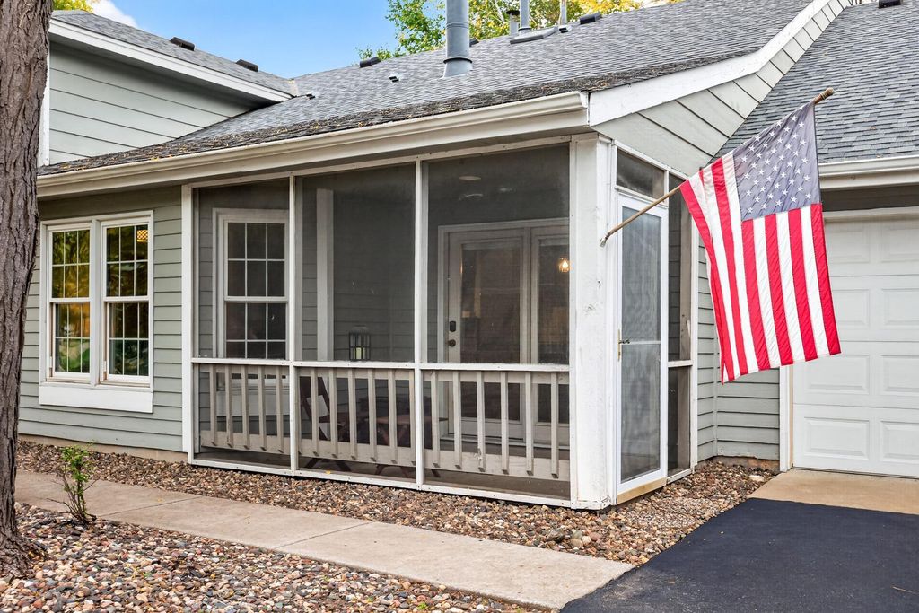 7780 Glenda Court, Apple Valley, MN 55124 — photo 5