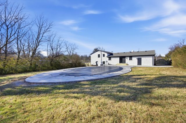 294 Idle Hour Drive, Lexington, KY 40502