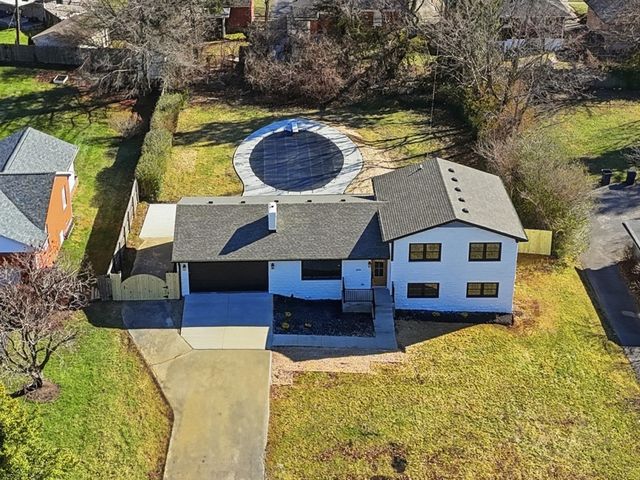 294 Idle Hour Drive, Lexington, KY 40502