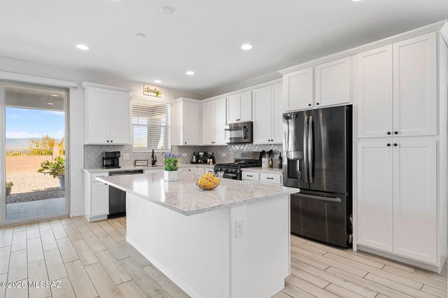 12092 E Ryscott Circle, Vail, AZ 85641