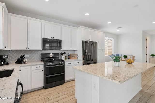 12092 E Ryscott Circle, Vail, AZ 85641