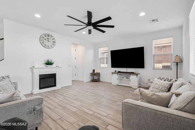 12092 E Ryscott Circle, Vail, AZ 85641