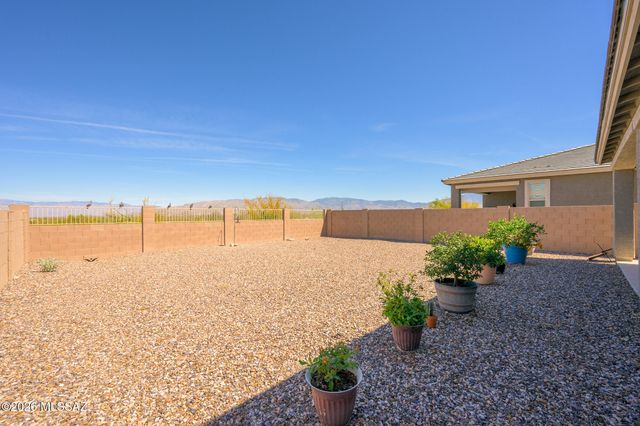 12092 E Ryscott Circle, Vail, AZ 85641