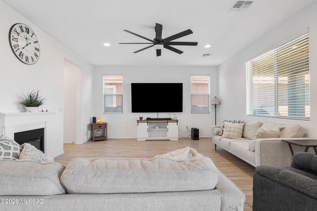 12092 E Ryscott Circle, Vail, AZ 85641