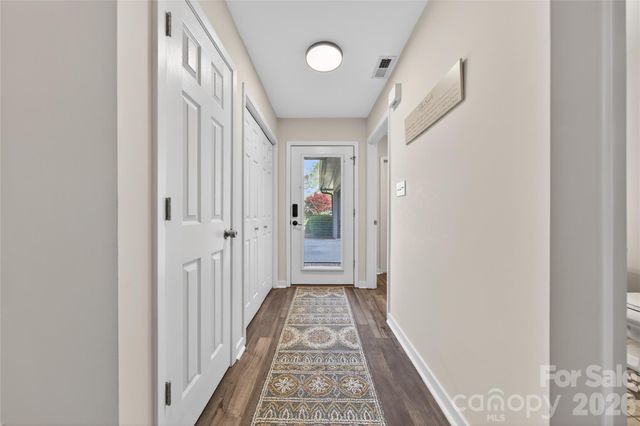 9018 St Lucia Lane, Charlotte, NC 28277