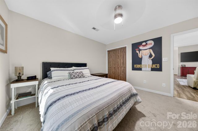 9018 St Lucia Lane, Charlotte, NC 28277