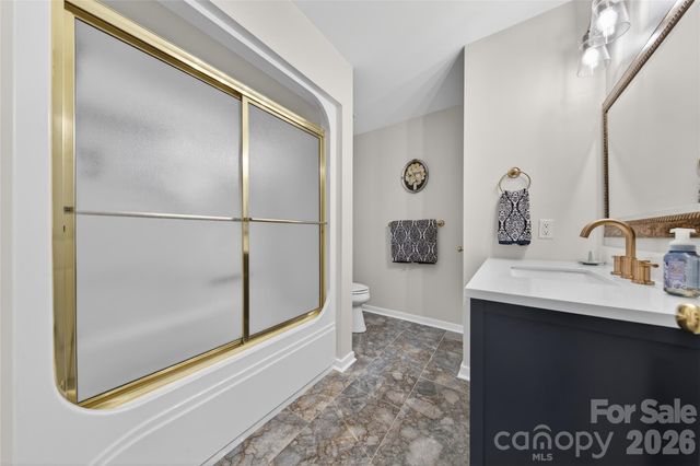 9018 St Lucia Lane, Charlotte, NC 28277