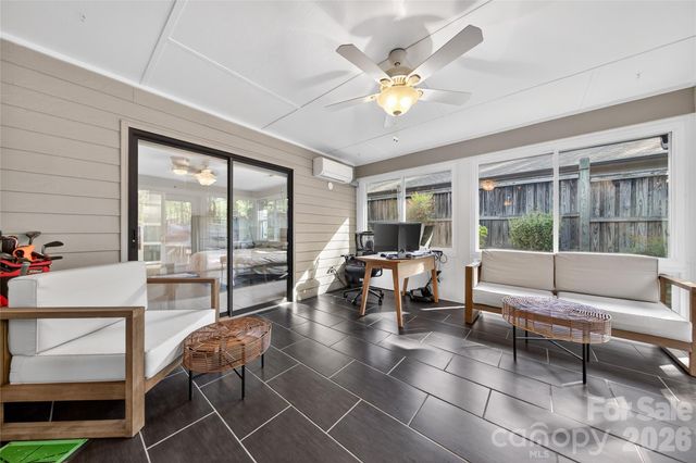 9018 St Lucia Lane, Charlotte, NC 28277