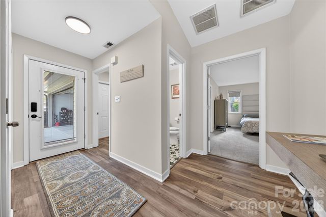 9018 St Lucia Lane, Charlotte, NC 28277