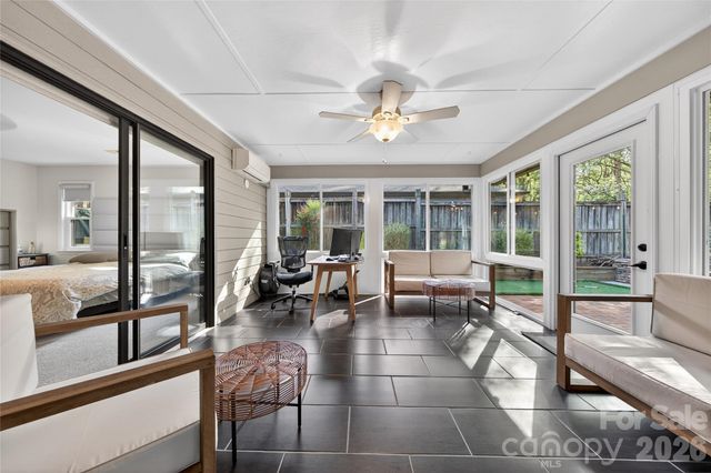 9018 St Lucia Lane, Charlotte, NC 28277