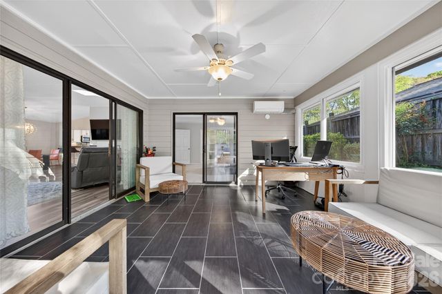 9018 St Lucia Lane, Charlotte, NC 28277