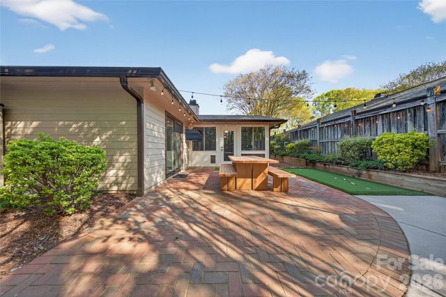 9018 St Lucia Lane, Charlotte, NC 28277