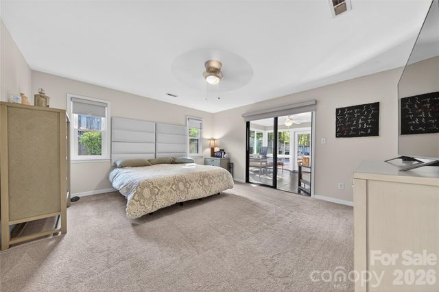 9018 St Lucia Lane, Charlotte, NC 28277