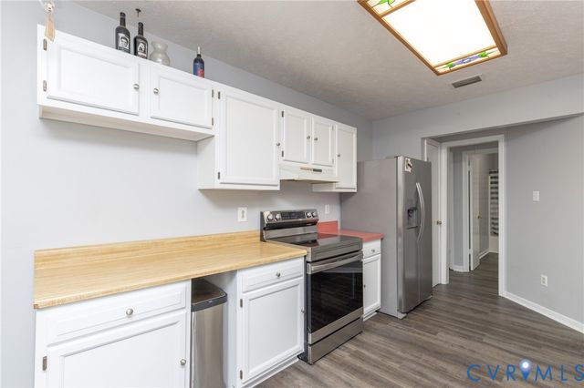 1812 Meadow Park Dr, North Chesterfield, VA 23225
