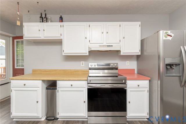 1812 Meadow Park Dr, North Chesterfield, VA 23225