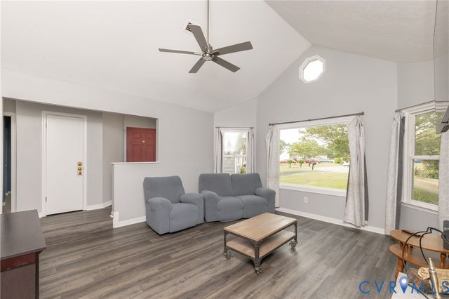 1812 Meadow Park Dr, North Chesterfield, VA 23225