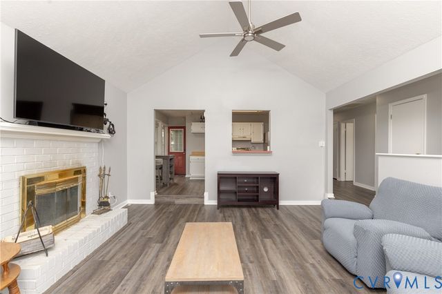 1812 Meadow Park Dr, North Chesterfield, VA 23225