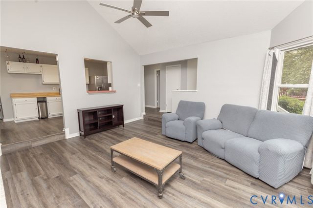 1812 Meadow Park Dr, North Chesterfield, VA 23225