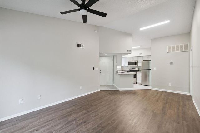 1948 LAKE ATRIUMS CIRCLE 124, Orlando, FL 32839
