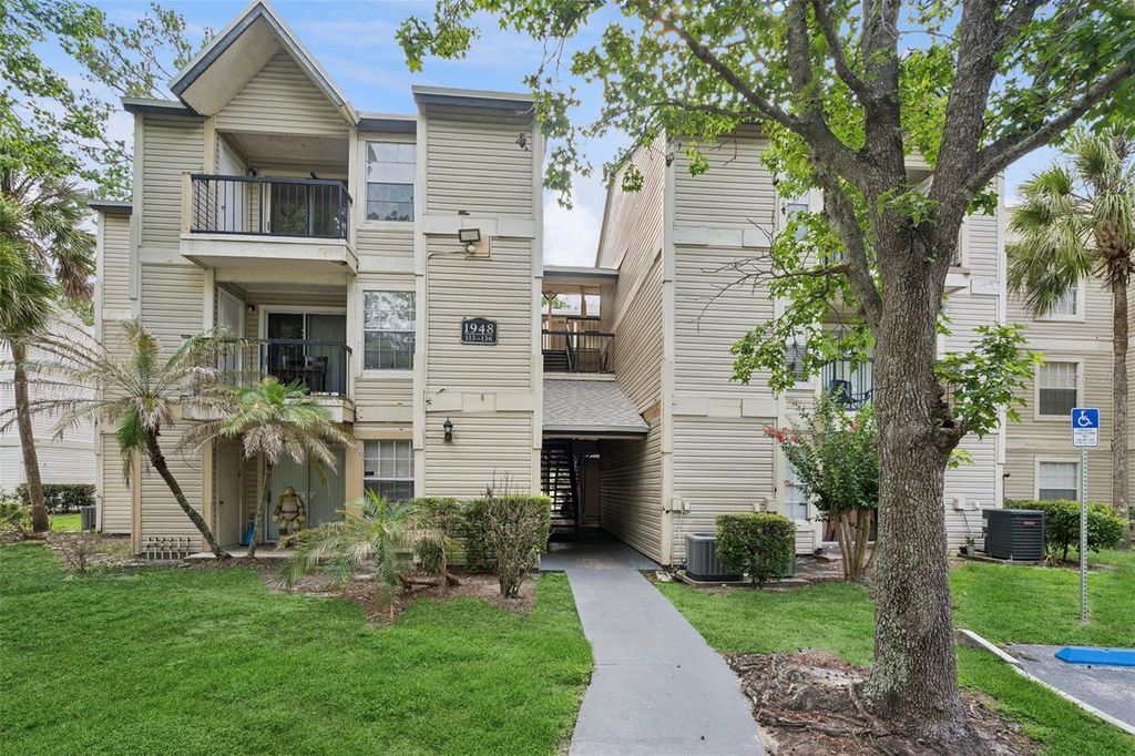 1948 LAKE ATRIUMS CIRCLE 124, Orlando, FL 32839