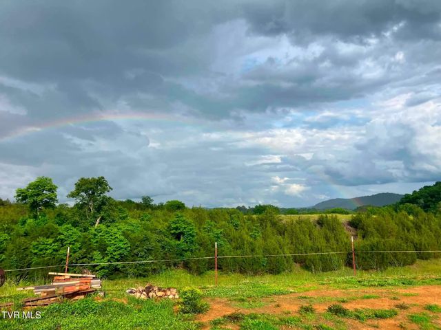 336 Cloud Creek Road, Rogersville, TN 37857
