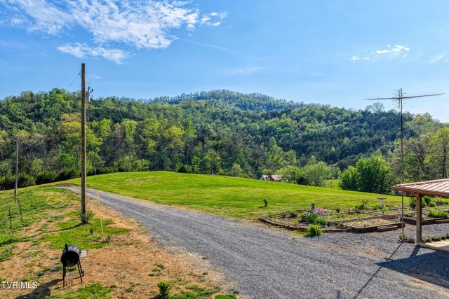 336 Cloud Creek Road, Rogersville, TN 37857