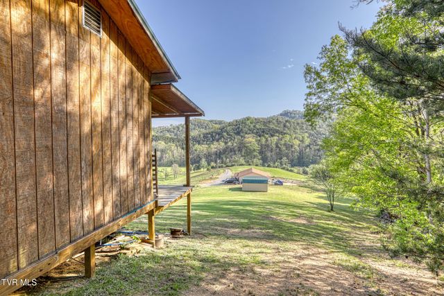 336 Cloud Creek Road, Rogersville, TN 37857