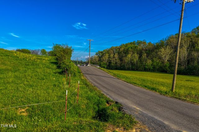 336 Cloud Creek Road, Rogersville, TN 37857