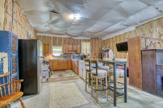 336 Cloud Creek Road, Rogersville, TN 37857