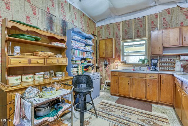 336 Cloud Creek Road, Rogersville, TN 37857
