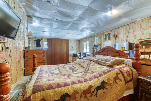 336 Cloud Creek Road, Rogersville, TN 37857