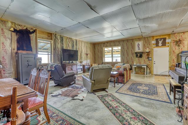 336 Cloud Creek Road, Rogersville, TN 37857