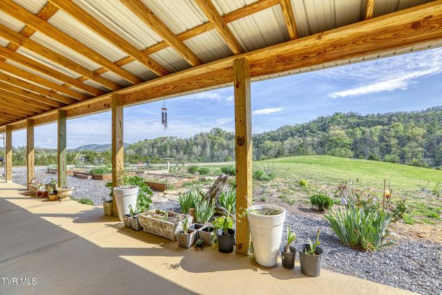 336 Cloud Creek Road, Rogersville, TN 37857